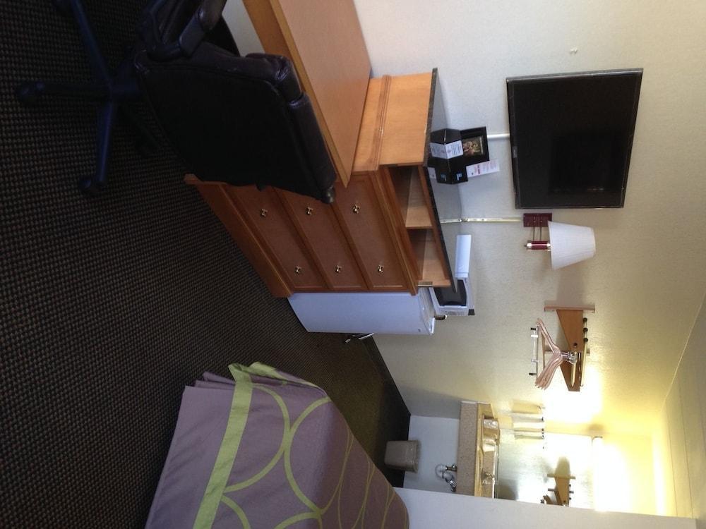 Hotel Super 8 By Wyndham Manassas Esterno foto